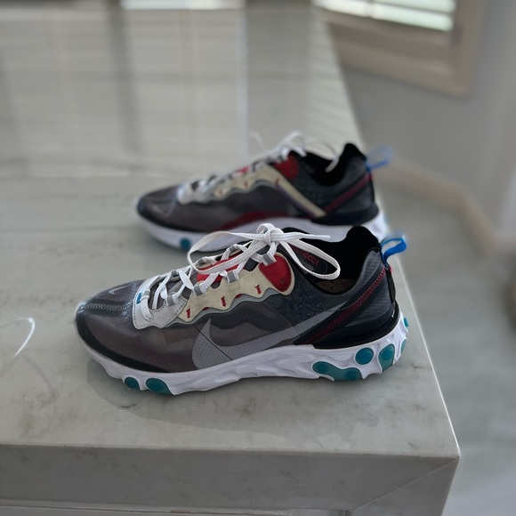 2018 React Element 87 ‘Dark Grey’ Nike Sneakers - Picture 3 of 6